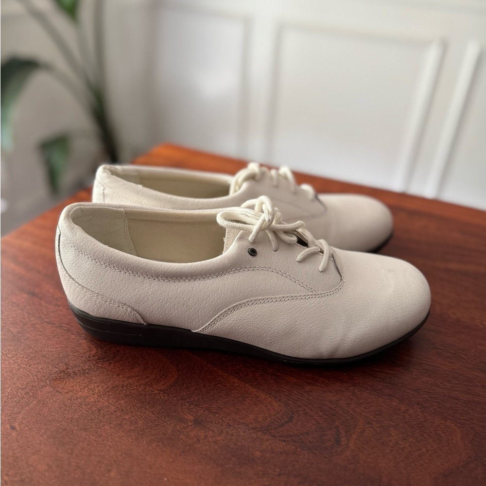 Dr. Scholl's Advanced Comfort Oxford Women’s Shoe White Leather 10 W Lace up